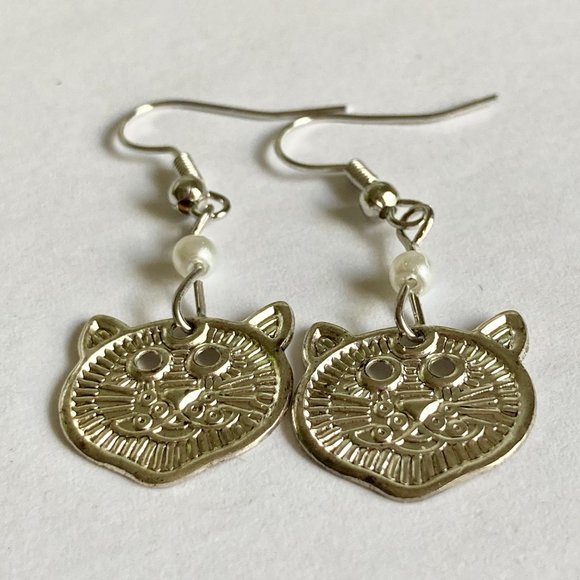 Pearl Kitty Cat Earrings Vintage Charms Lion Tiger Silver Plated Rescue Mom Gift - Picture 9 of 12